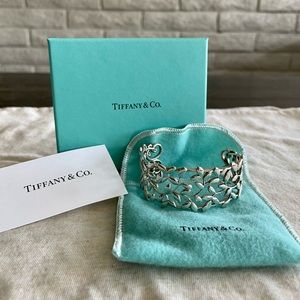 TIFFANY & CO. Paloma Picasso olive leaf cuff sterling silver